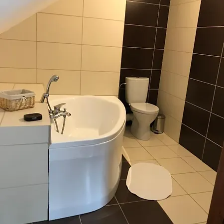 Zacisze Konukevi Czchow